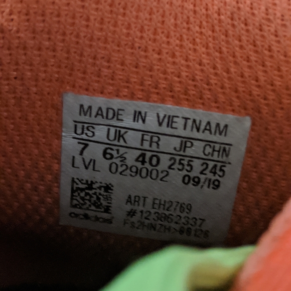 Adidas - Picture 3 of 6